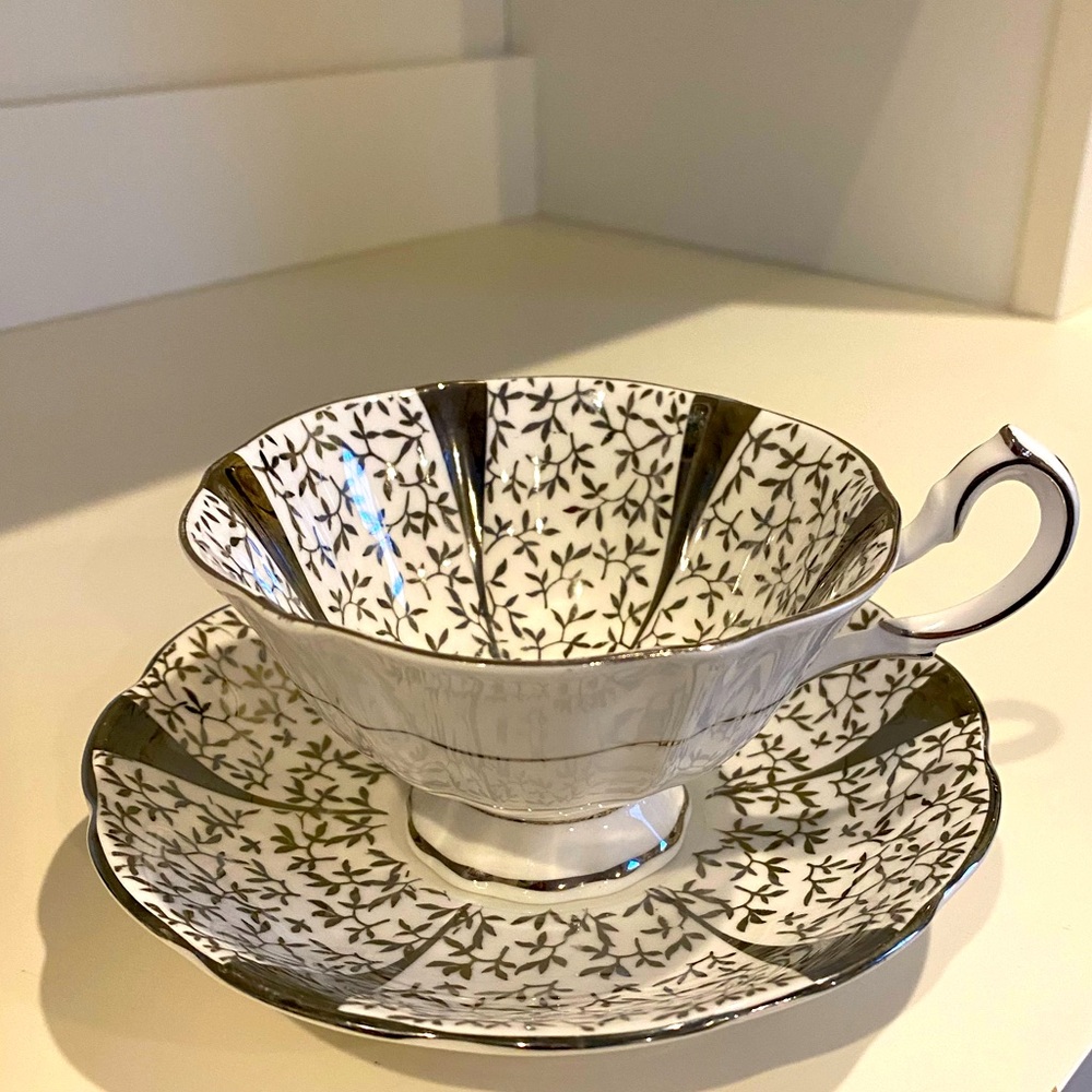 EUC VTG QUEEN ANNE BONE CHINA TEACUP AND SAUCER IN “SILVER LACE” PATTERN